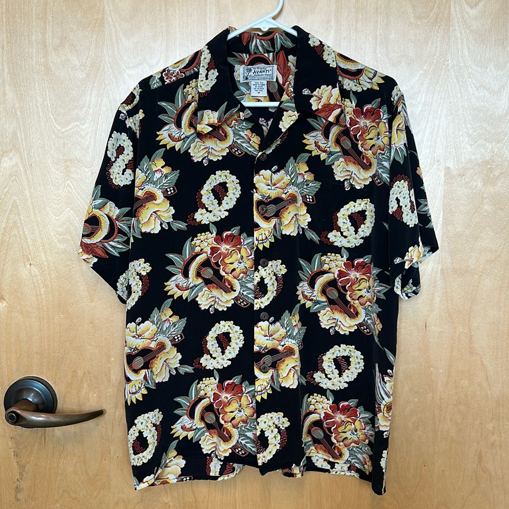 Avanti Hawaiian Shirt (Medium) Ukulele Print